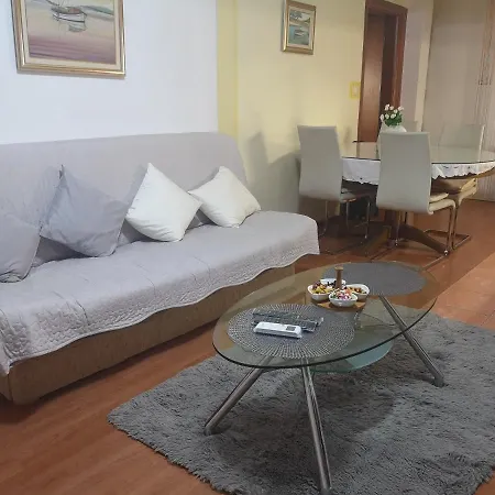 Appartement With A Parking Space - 17872 Split